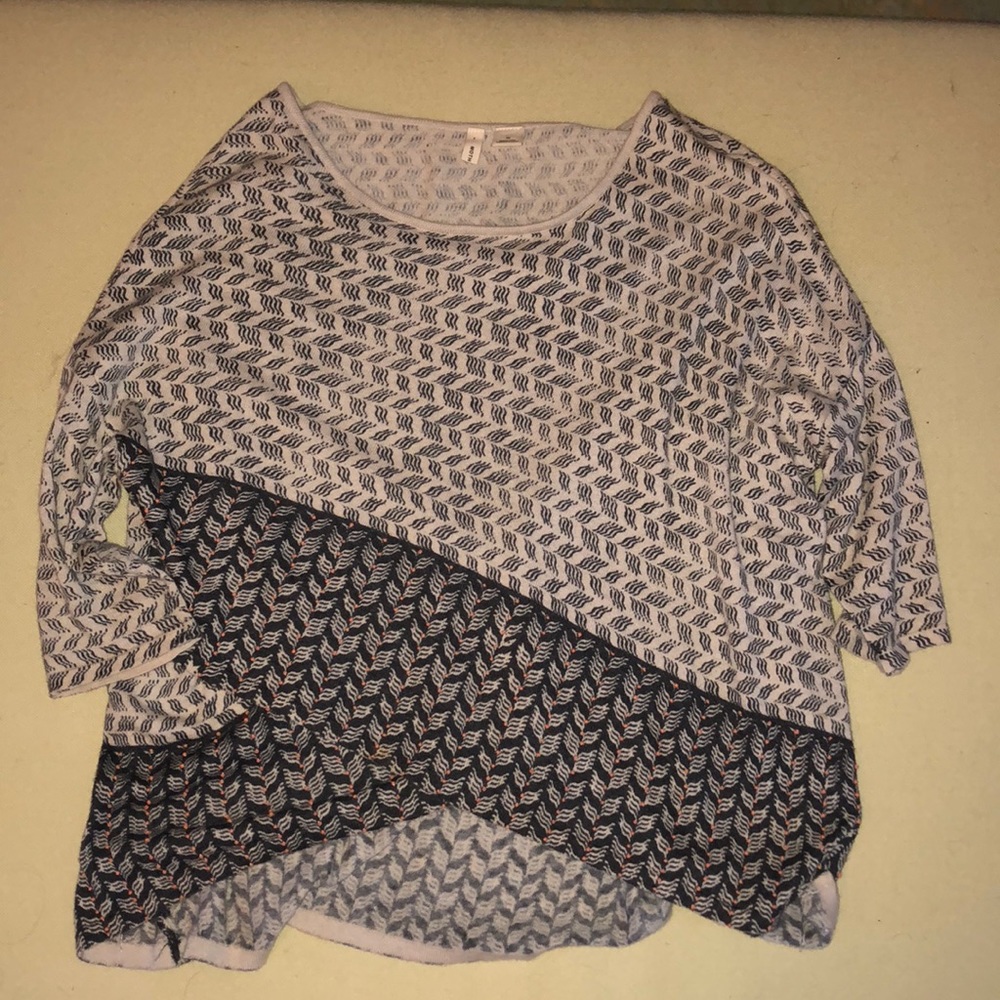grey pattern shirt